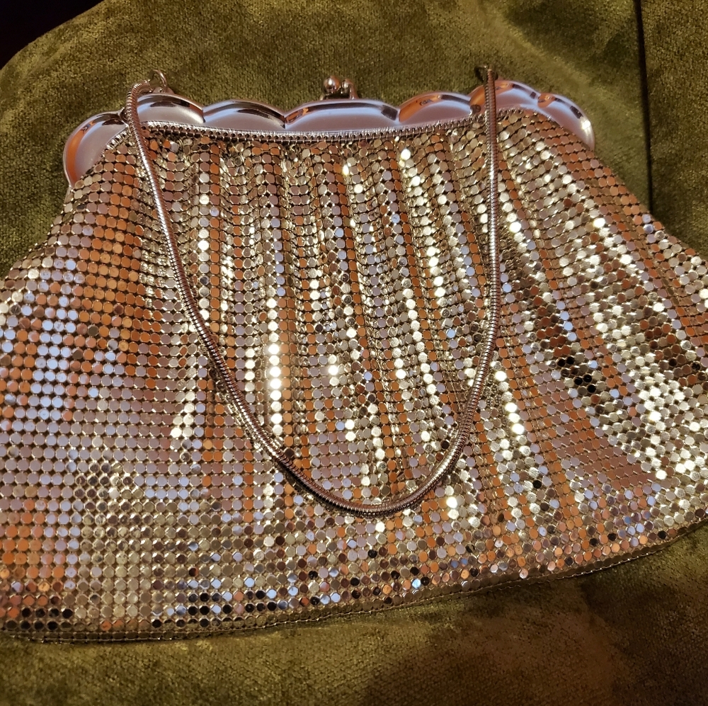 Rare vintage Whiting and Davis sequined coin purse